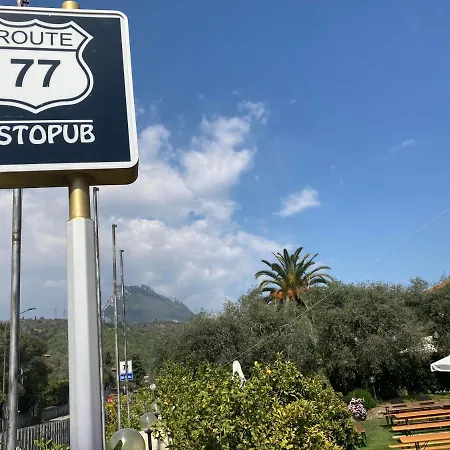 Route77 אכסניה *