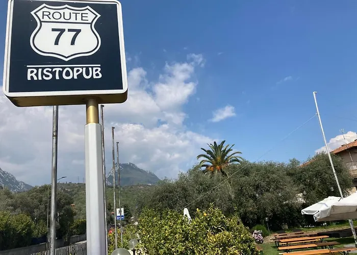 Route77 Hostel *