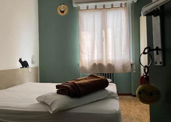 Route77 Hostel Toscolano Maderno