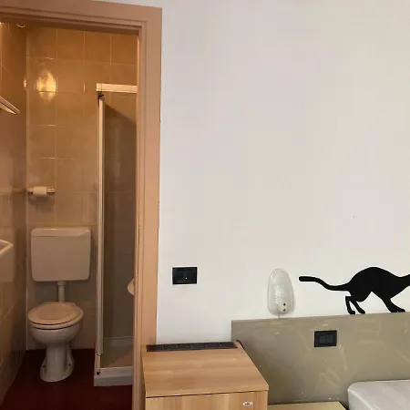 Hostel Route77 Toscolano Maderno