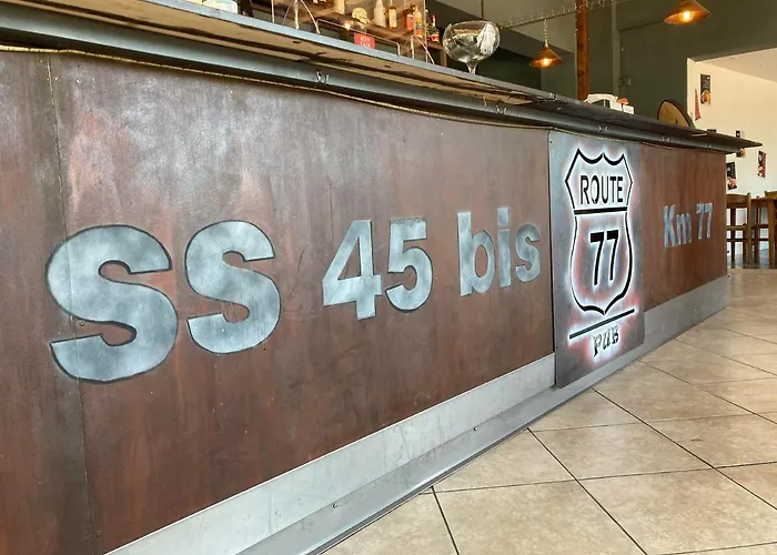 Route77 Vandrarhem *