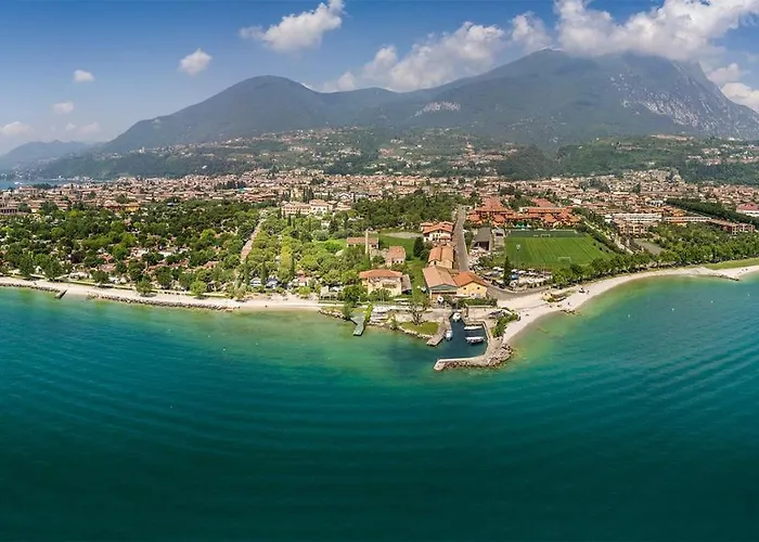 Route77 Vandrarhem *